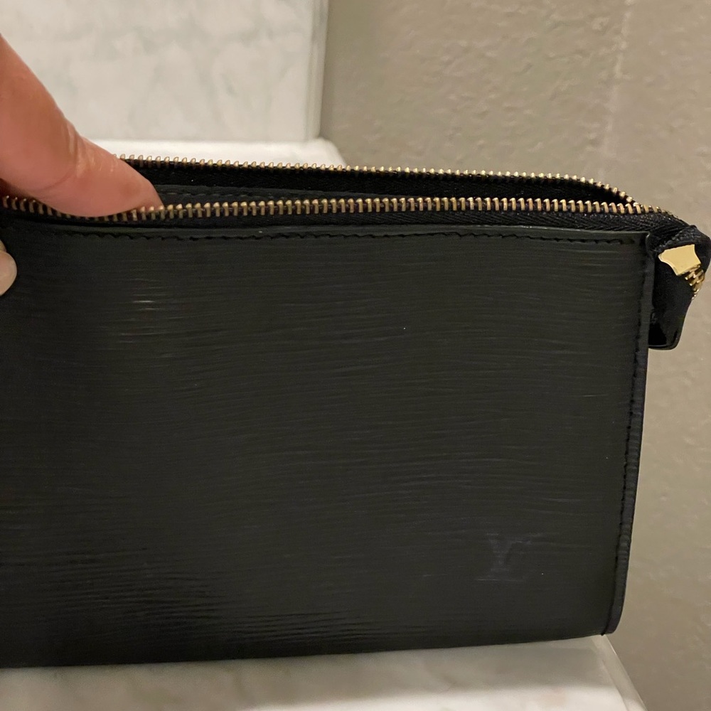 Small LV bag in excellent condition. - Picture 3 of 4